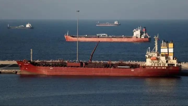 السعودية: استهداف سفينة بالبحر الأحمر وطاقمها بخير