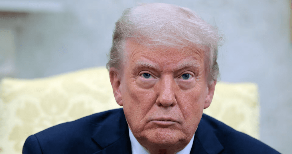 ماذا يعني فرض ترامب حظر سفر على السوريين والفلسطنيين ضمن دول عالية المخاطر؟ 