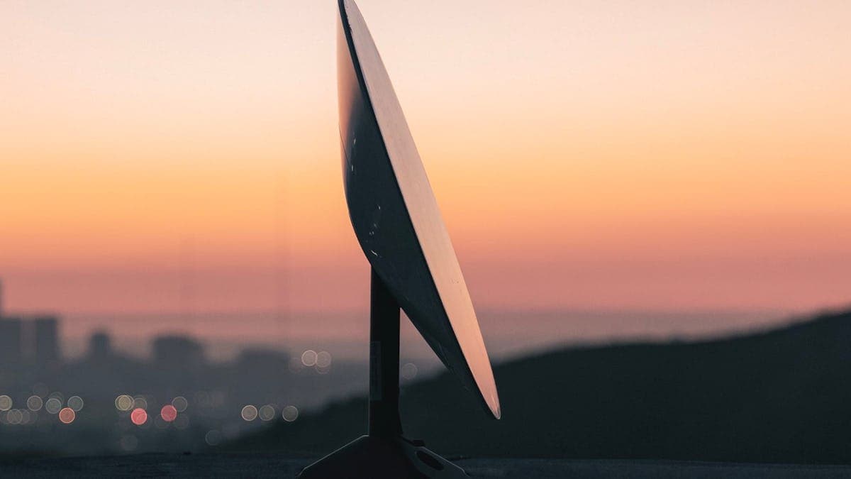 شو طبيعة وأهداف عملاق الإنترنت الفضائي ستارلينك؟