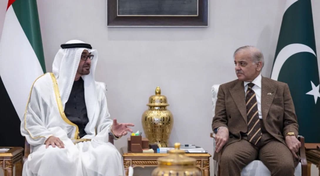 تطوير التعاون بين الإمارات وباكستان على الصعيد الاقتصادي والدولي