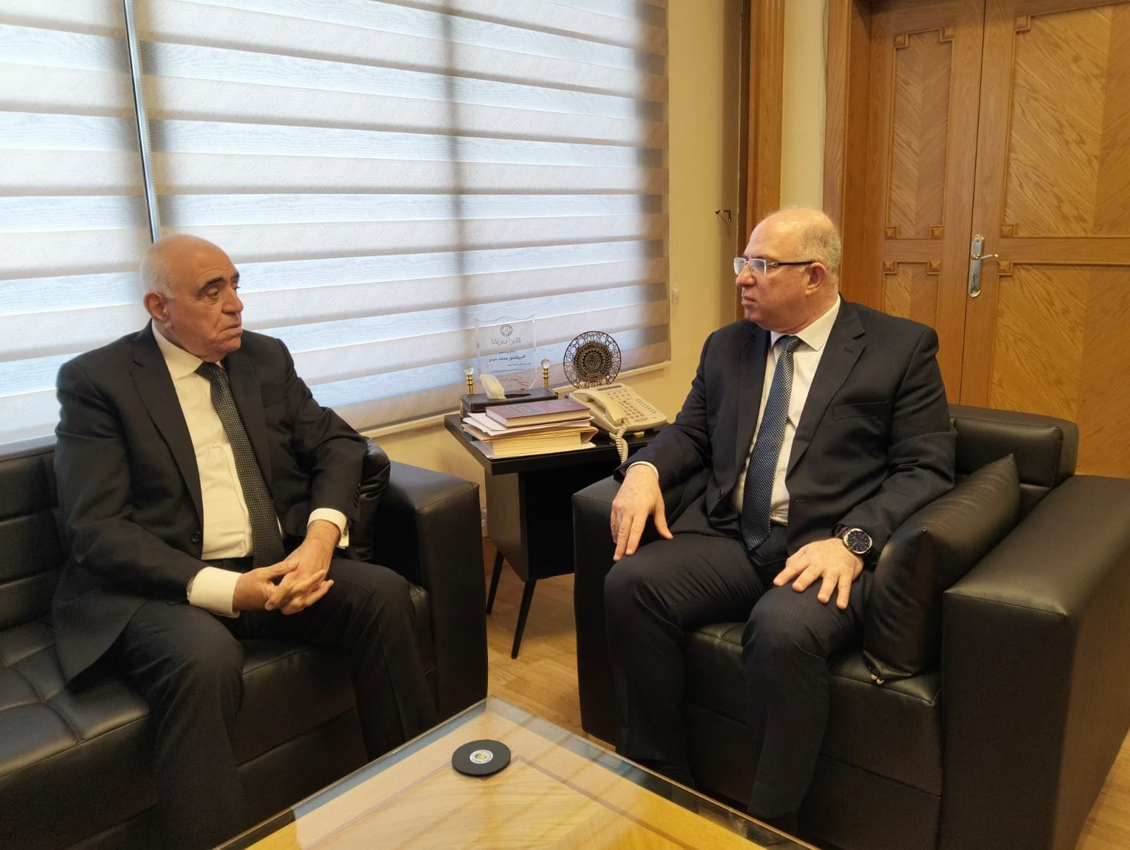 وزير العمل في لبنان يبحث مع نقيب الصحفيين تعزيز انتسابهم للضمان الاجتماعي