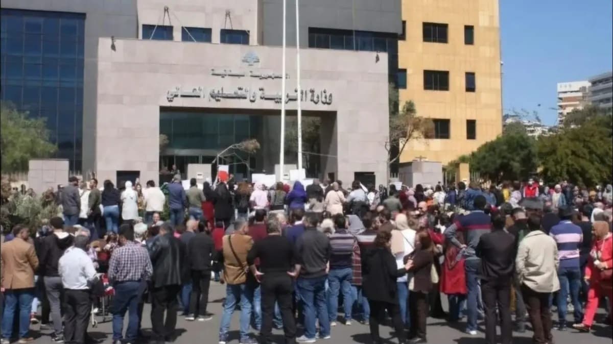 روابط التعليم تطالب برفع الرواتب إلى 37 ضعفًا وإقرار قانون تثبيت 15 ألف أستاذ في التعليم الأساسي 