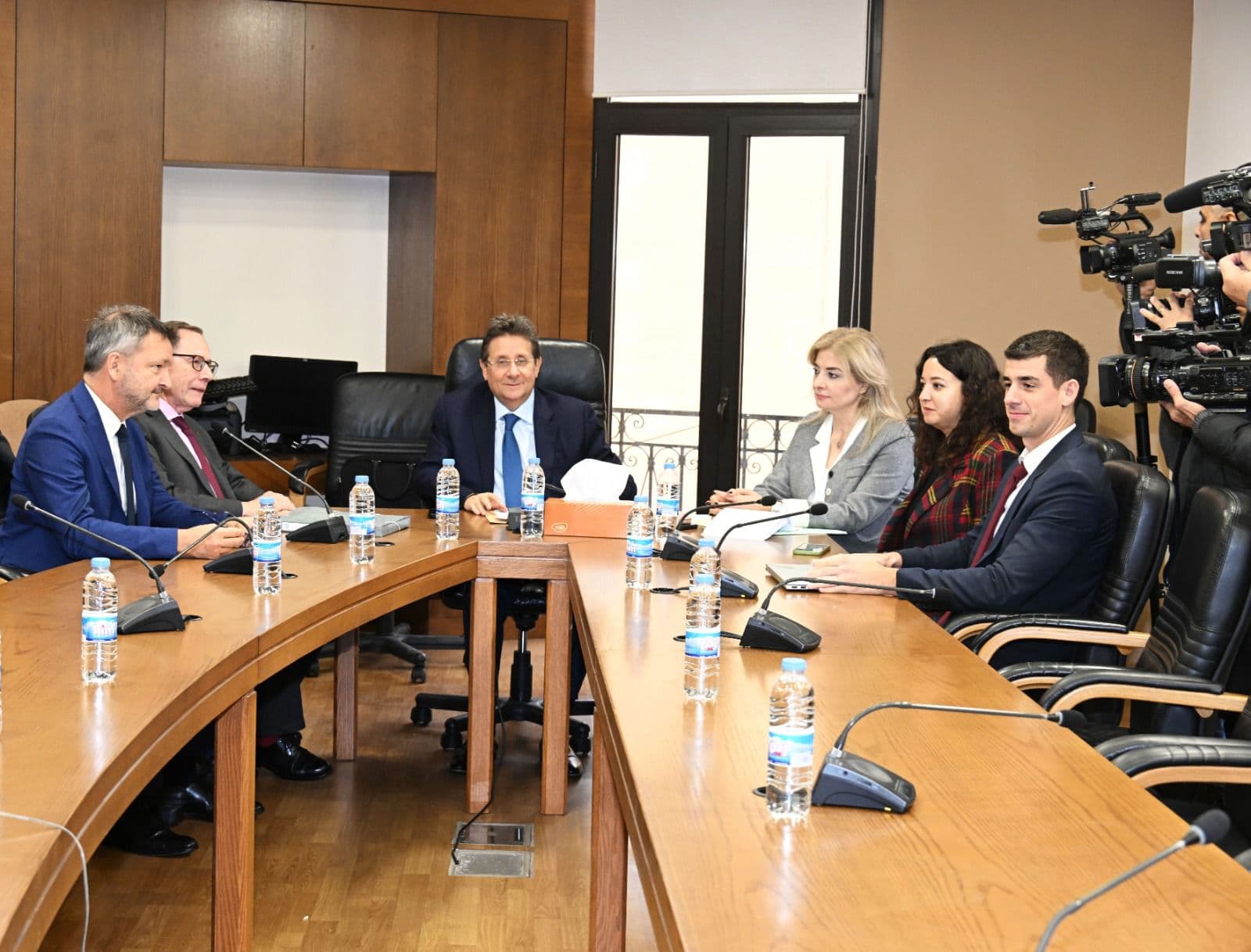 جهود فرنسية لمساعدة لبنان في تطبيق الإصلاحات المالية الحكومية والنيابية