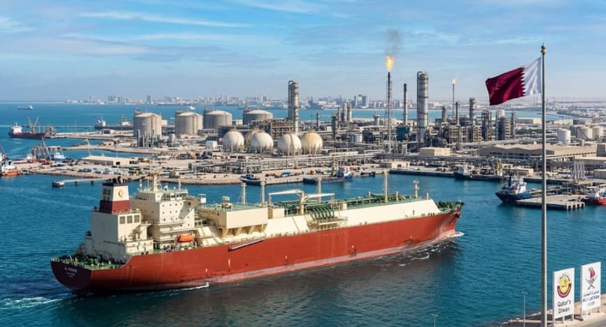 قطر تمدد حالة القوة القاهرة على إمدادات الغاز المسال حتى منتصف حزيران