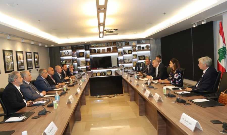 القطاع السياحي يعترض على فرض التسعير بالليرة اللبنانية حصراً