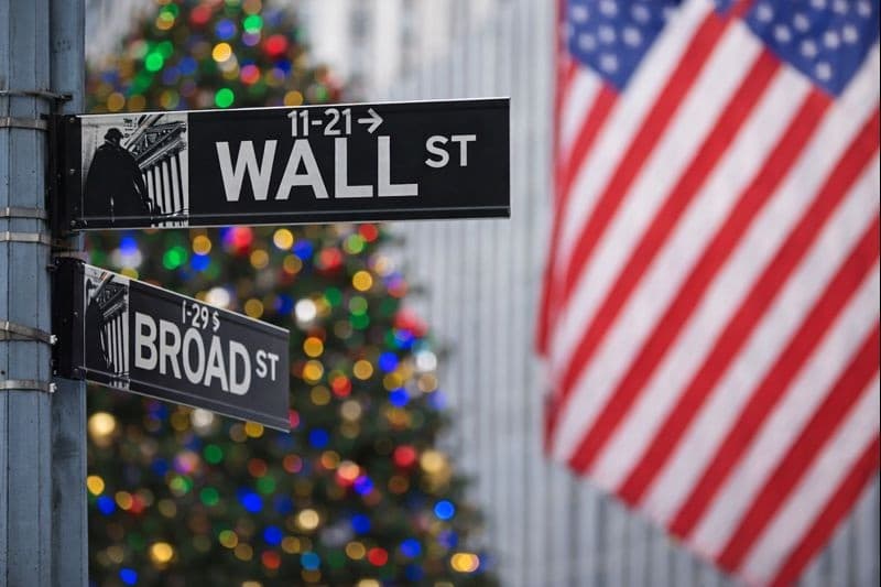وول ستريت تدخل العام الجديد بتوقعات مرتفعة