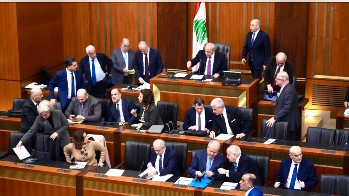 النواب اللبنانيون خلال الجلسة النيابية المسائية : ضرائب أعلى في موازنة 2026 بلا نمو وبلا عدالة ضريبية