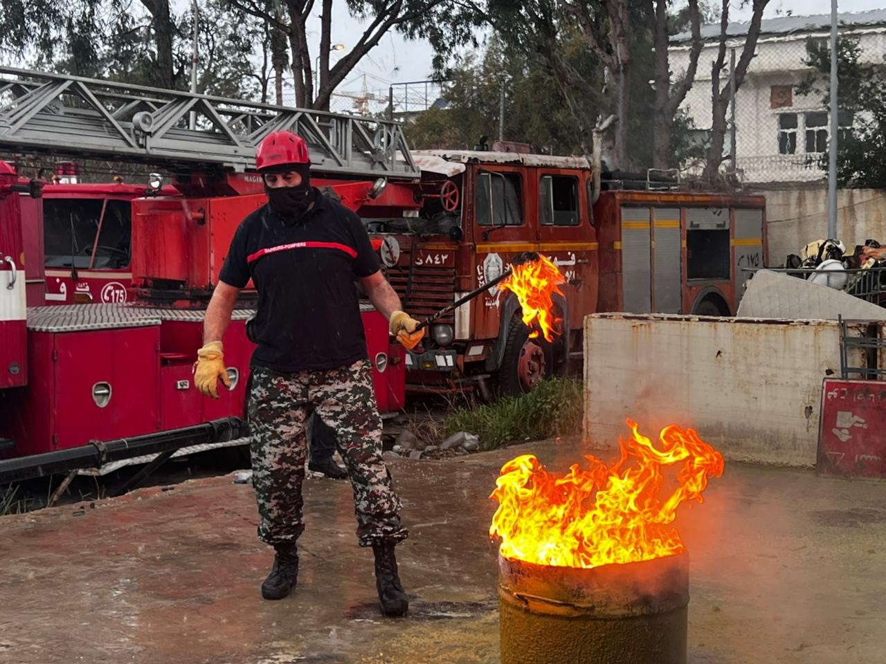 خلال المناورة الميدانية - فوج إطفاء بيروت (زينب عوالي)