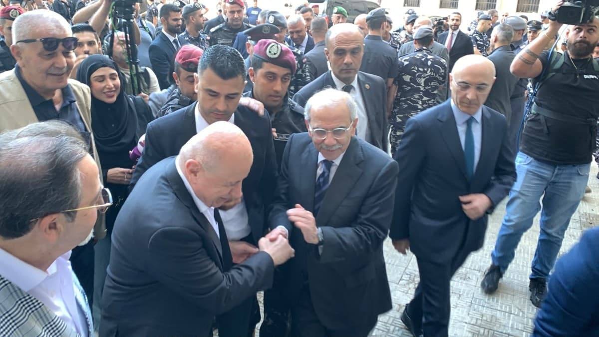 نواف سلام خلال جولته في مدينة النبطية، مؤكدًا استمرار دعم الدولة للجنوب - وطنية