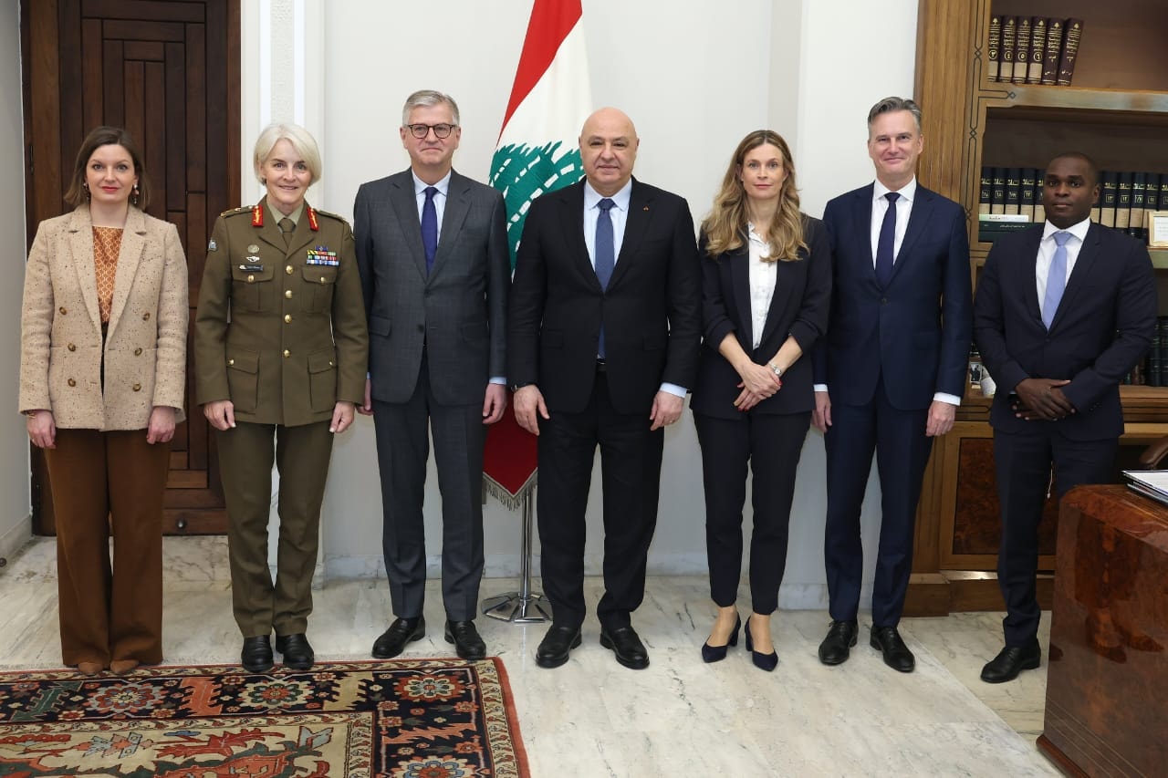 خلال إجتماع رئيس الجمهورية بالوفد في قصر بعبدا (وطنية)