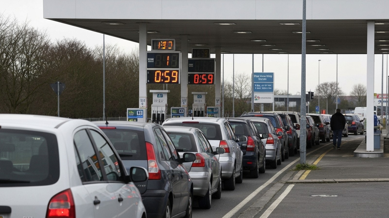 Russia Grapples with Inflation Surge as Fuel Shortages Intensify