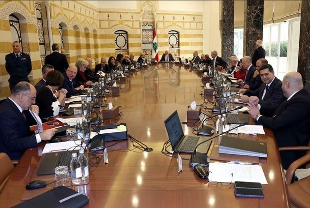 مجلس الوزراء منعقدا في بعبدا