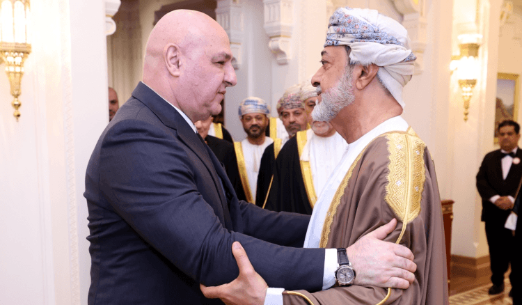 عون مودعا سلطنة عمان 