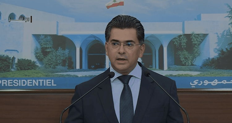 الحكومة تناقش التحقيقات بسلاح المخيمات وآلية إعادة الإعمار