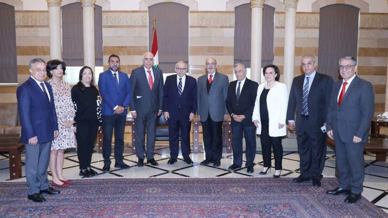 خلال لقاء رئيس الحكومة نقابة المحررين