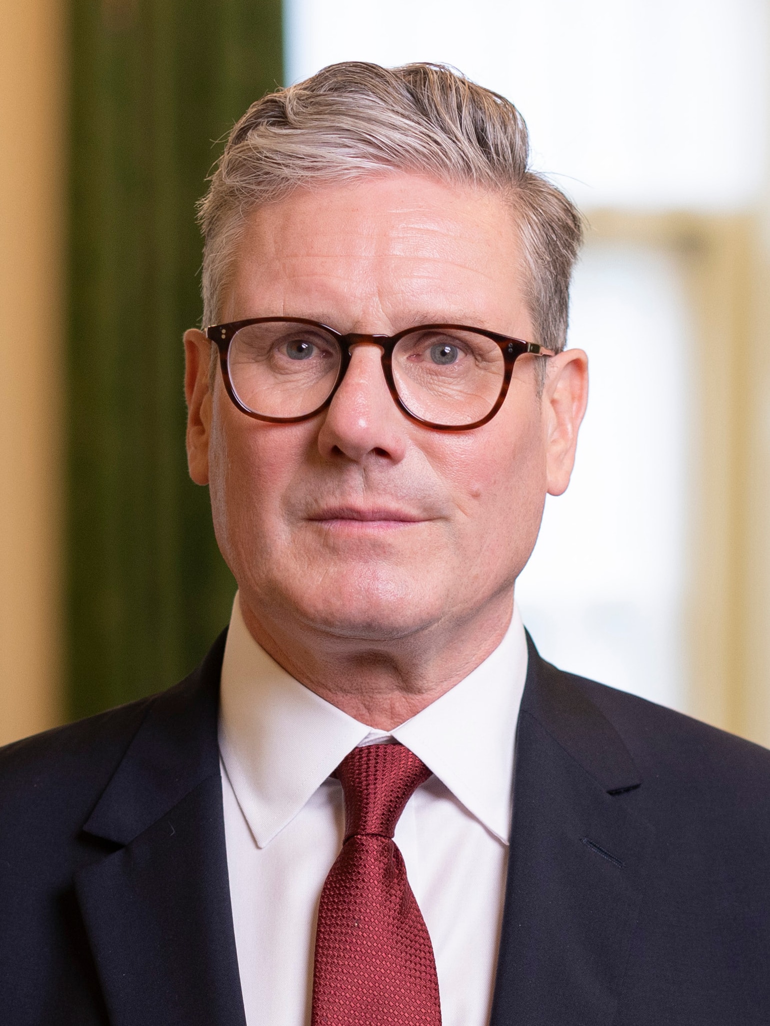 Prime_Minister_Sir_Keir_Starmer_Official_Portrait_(cropped)