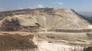 ناشطون بيئيون من الشمال يرفضون إعادة تشغيل مقالع الترابة في كفرحزير وبدبهون