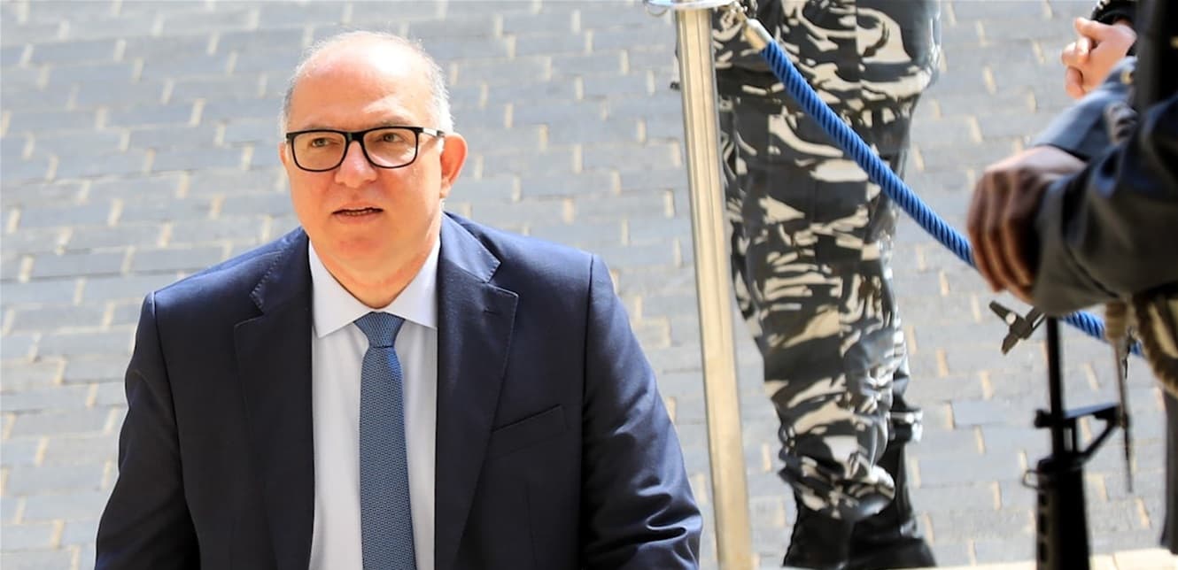 زيارة وزير العمل للجنوب...فرص العمل والإعمار في صدارة الاهتمام