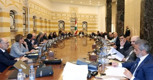 حكومة لبنان تقر الحدود البحرية مع قبرص وتفتح باب استكشاف الغاز