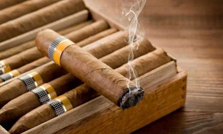 ضبط أكبر مستودع لتزوير السيجار في لبنان