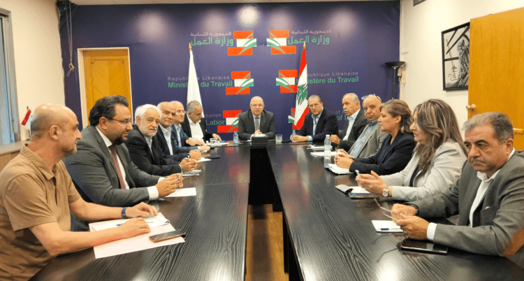 لجنة المؤشر تبحث تعديل الأجور وتمديد براءة الذمة للمؤسسات حتى نهاية العام