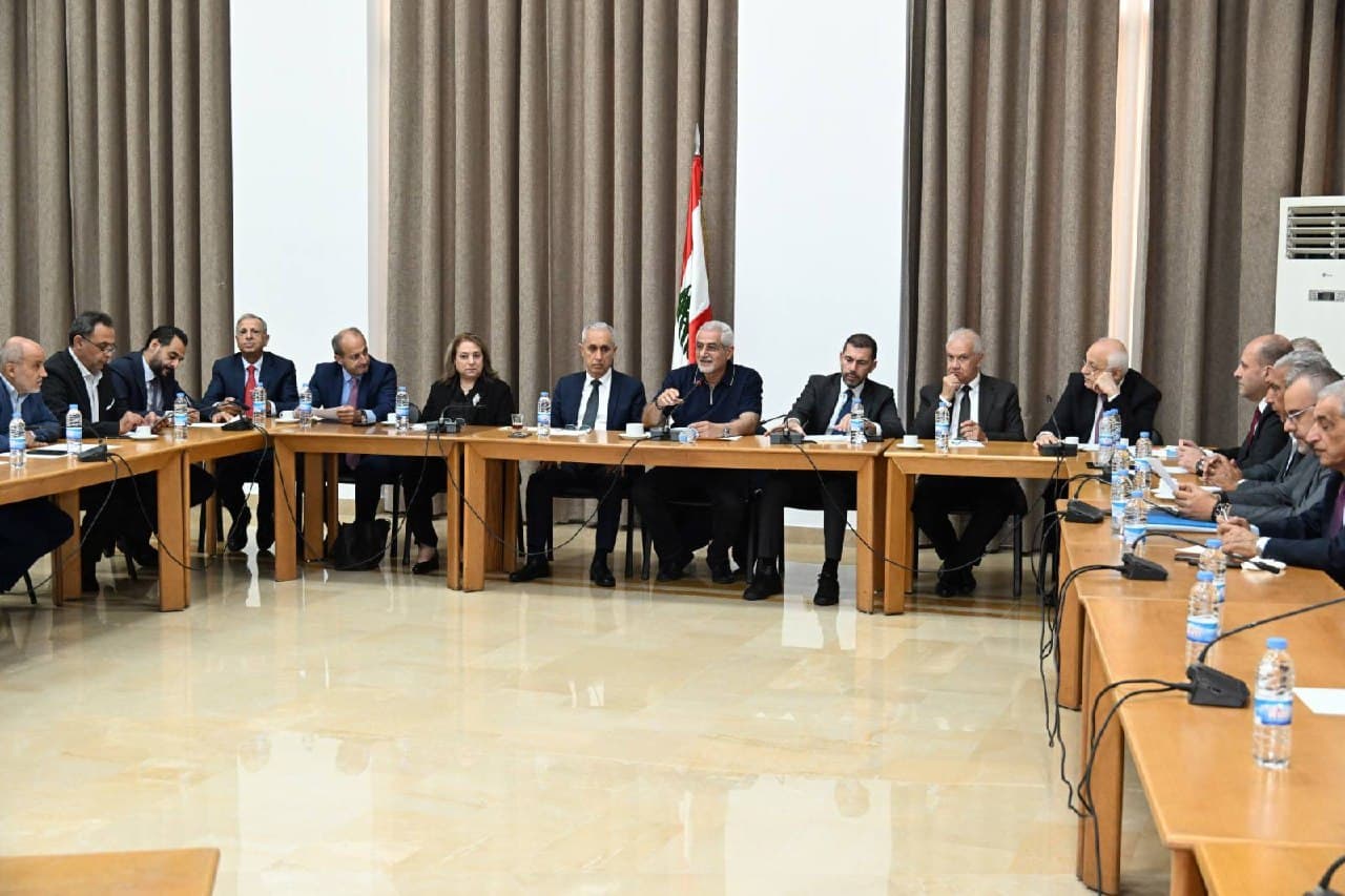 لجنة الأشغال النيابية في لبنان تقرّ توصيات لتحسين المعابر الحدودية والنقل البري