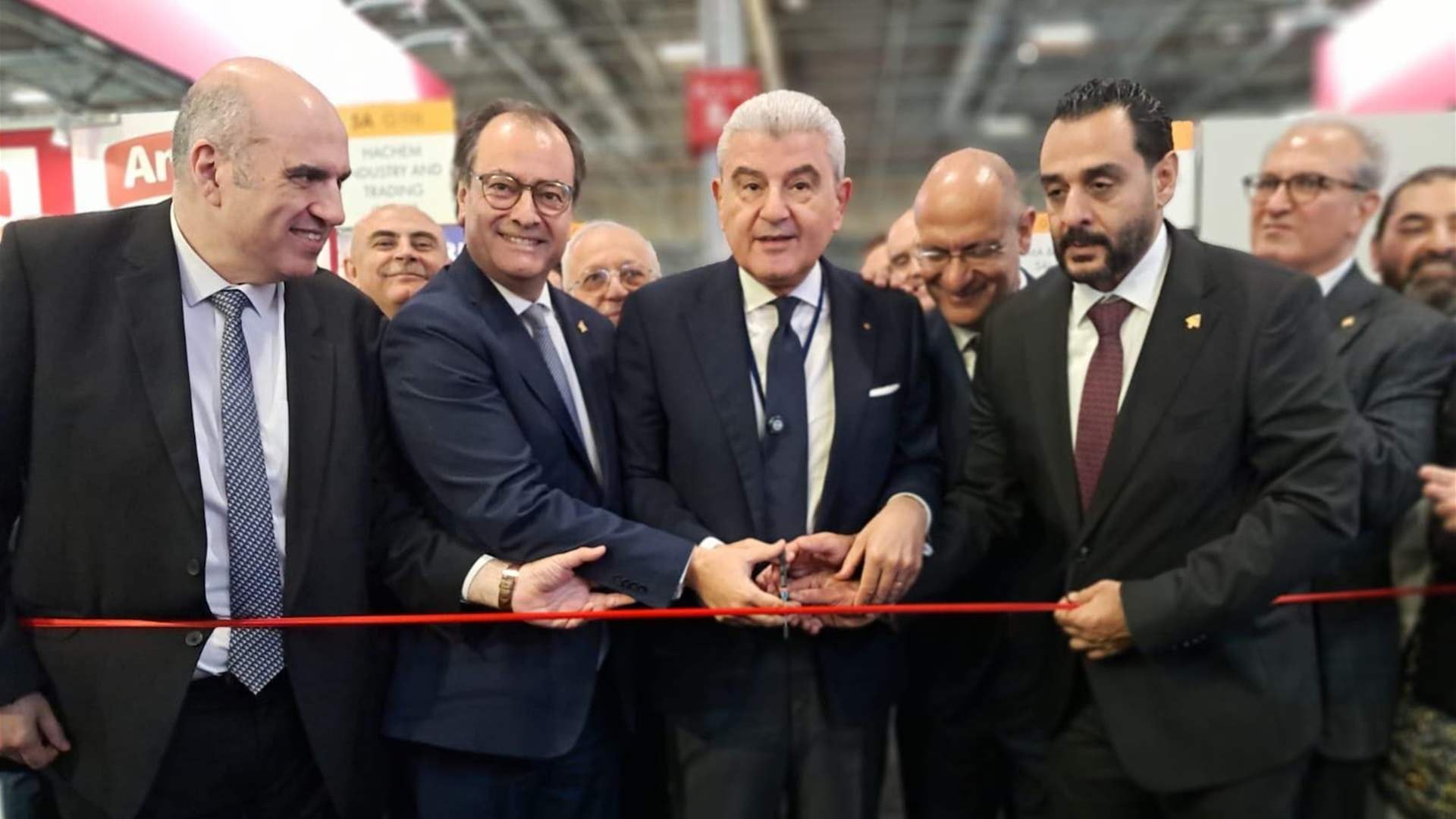 وزير الصناعة في باريس