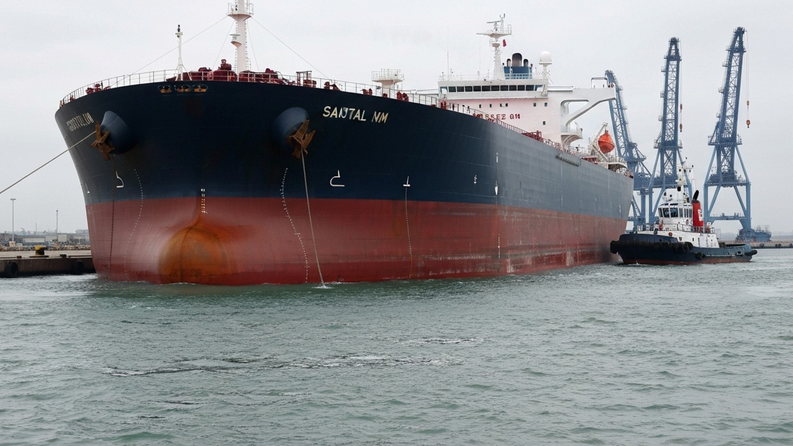Oil Markets React to US-Iran Dialogue as Tehran Secures Export Exemptions