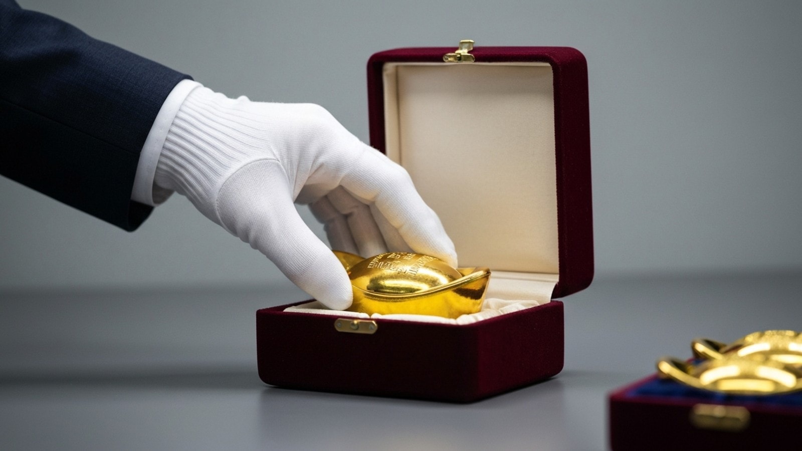 Geopolitical Calm Boosts Gold as Markets Eye Fed Rate Stance