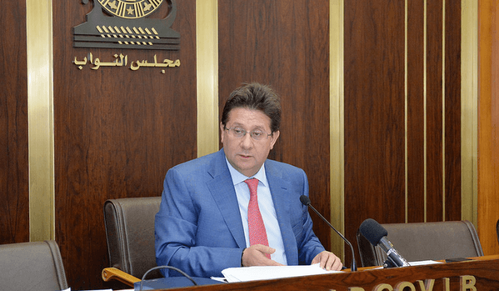 إصلاح المصارف أمام اختبار الودائع وتوزيع الخسائر