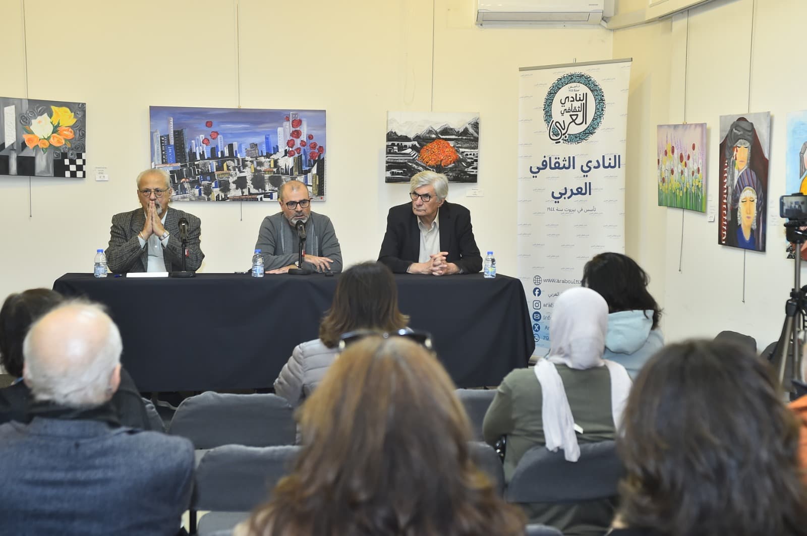 هل انتهى الشعر؟ ندوة ثقافية تسلط الضوء على واقع الشعر العربي